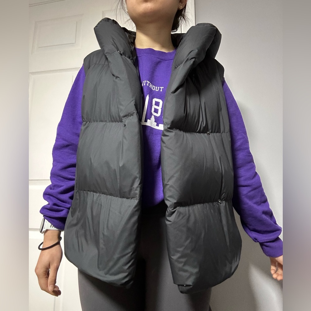 aritzia duvet puffer vest